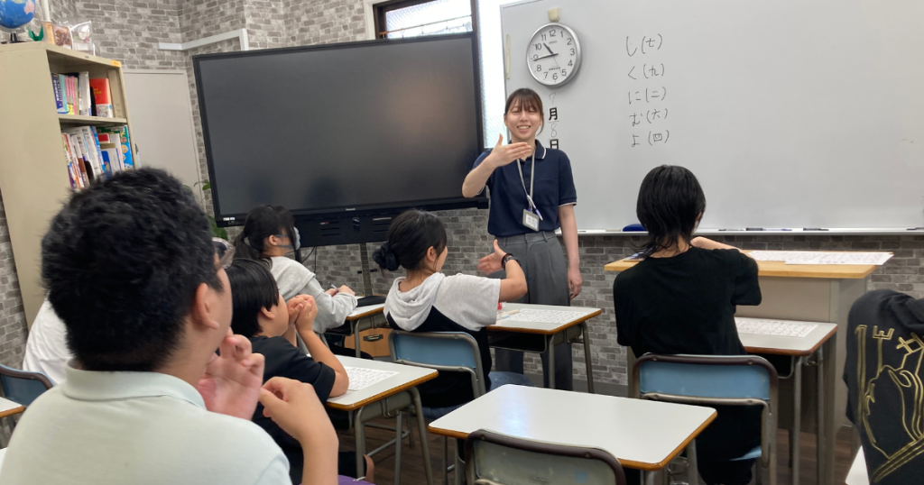 東京にあるフリースクール、クラーク国際中等部東京キャンパスの授業の様子