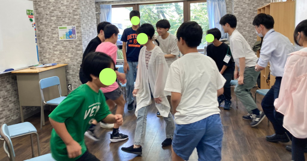 新宿にあるフリースクール、クラーク国際中等部東京キャンパスの授業の様子