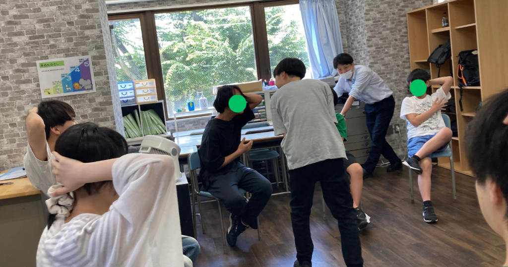 新宿にあるフリースクール、クラーク国際中等部東京キャンパスの授業の様子
