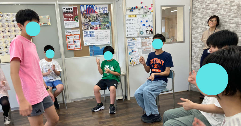 新宿にあるフリースクール、クラーク国際中等部東京キャンパスの授業の様子