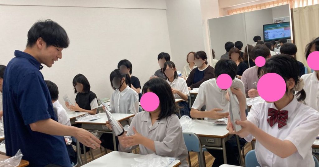 東京にあるフリースクール、クラーク国際中等部東京キャンパスの授業の様子