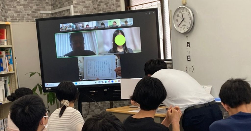 新宿にあるフリースクール、クラーク国際中等部東京キャンパスの授業の様子