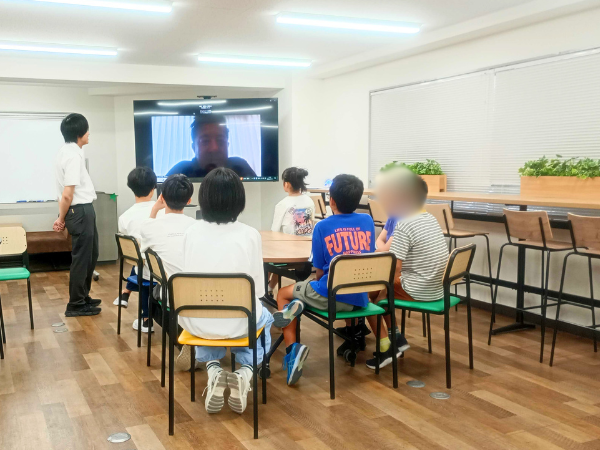 大阪にあるフリースクール、クラーク国際中等部大阪天王寺キャンパス、表彰式、オンライン、課外活動、