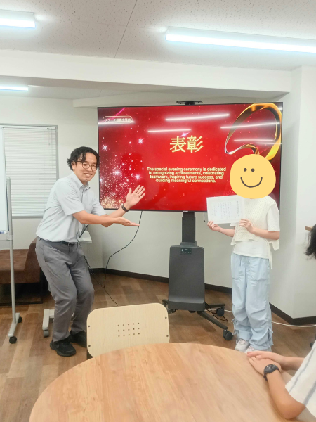 大阪にあるフリースクール、クラーク国際中等部大阪天王寺キャンパス、終業式、1学期、表彰式、大掃除、振り返り、ゲーム、