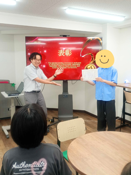 大阪にあるフリースクール、クラーク国際中等部大阪天王寺キャンパス、終業式、1学期、表彰式、大掃除、振り返り、ゲーム、