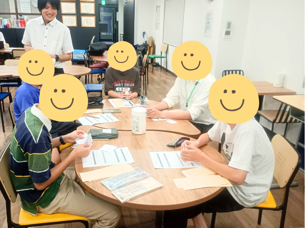 大阪にあるフリースクール、クラーク国際中等部大阪天王寺キャンパス、探究学習、探Q、お金の流れ、給料計算、