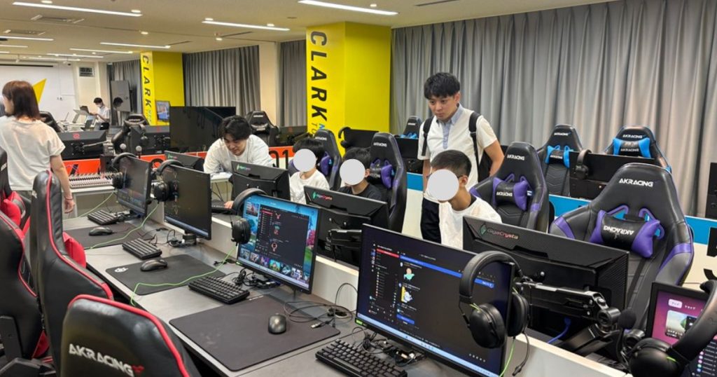 高田馬場にあるフリースクール、クラーク国際中等部東京キャンパスの授業の様子