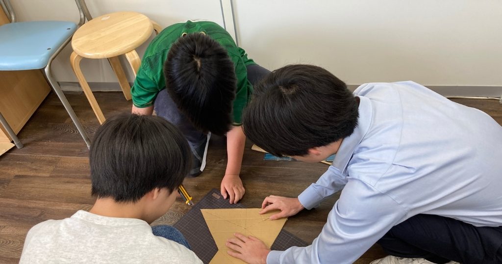 新宿にあるフリースクール、クラーク国際中等部東京キャンパスの授業の様子