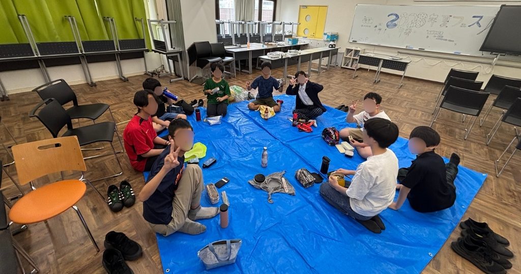 新宿にあるフリースクール、クラーク国際中等部東京キャンパスの授業の様子