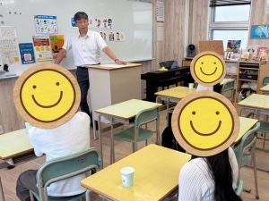 静岡にあるフリースクール、クラーク国際中等部静岡キャンパスの終業式の様子