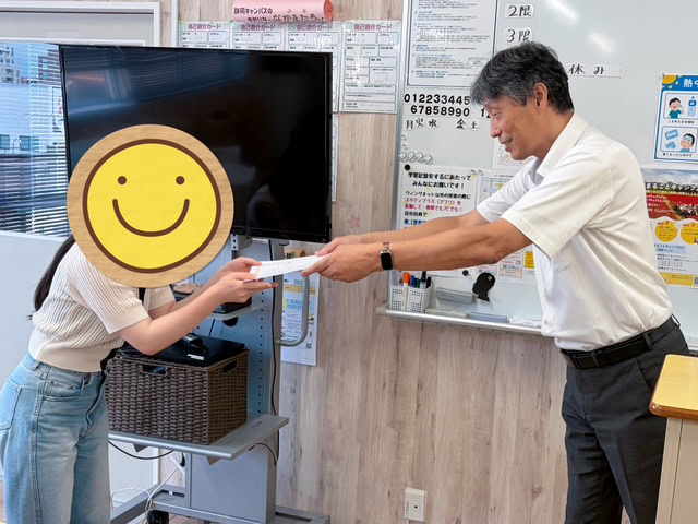 静岡にあるフリースクール、クラーク国際中等部静岡キャンパスの終業式の様子