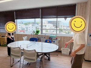 静岡にあるフリースクール、クラーク国際中等部静岡キャンパスの卓球レクの様子