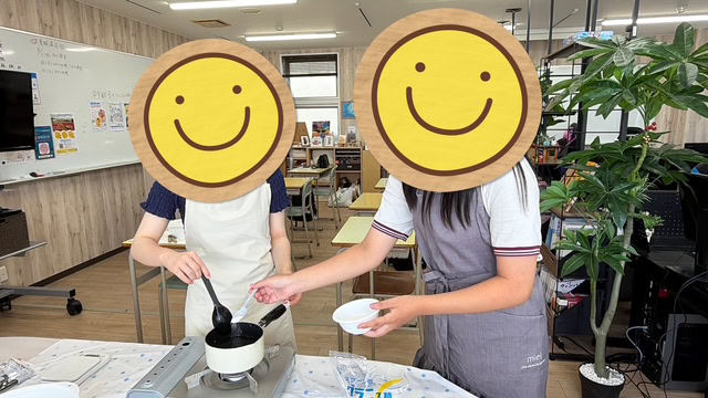 静岡にあるフリースクール、クラーク国際中等部静岡キャンパスの調理実習の様子