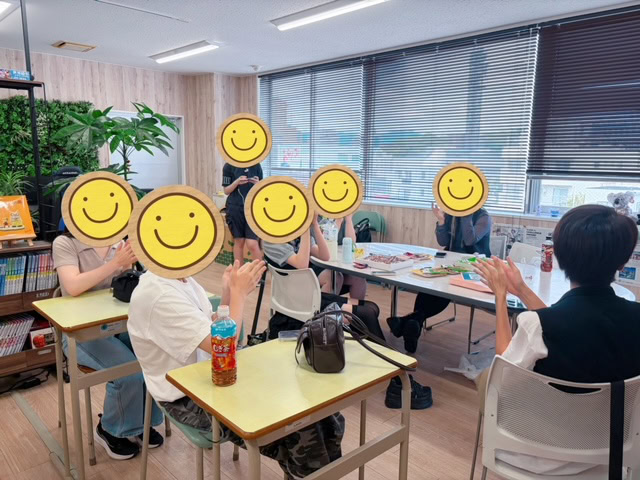 静岡にあるフリースクール、クラーク国際中等部静岡キャンパスの流しそうめんの様子