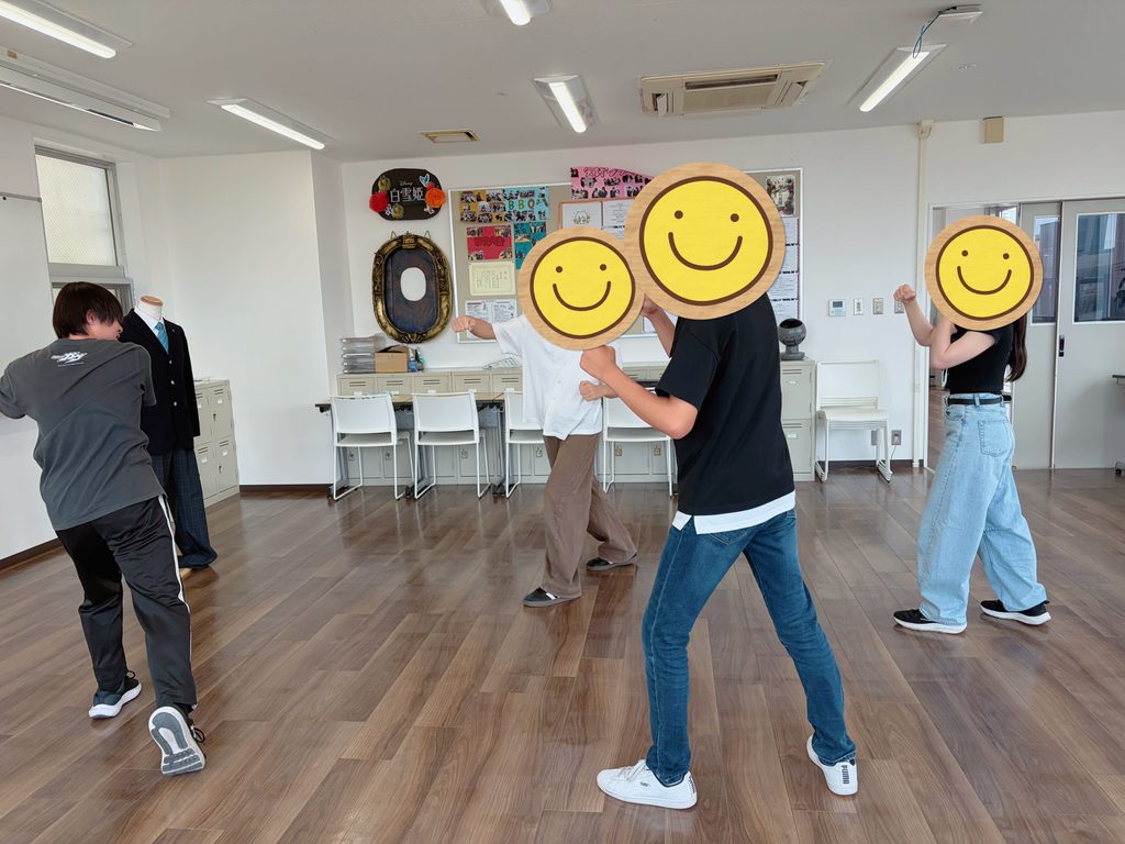 静岡にあるフリースクール、クラーク国際中等部静岡キャンパスのアクション講座の様子