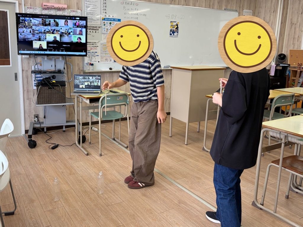 静岡にあるフリースクール、クラーク国際中等部静岡キャンパスの全国オンラインお楽しみ会の様子