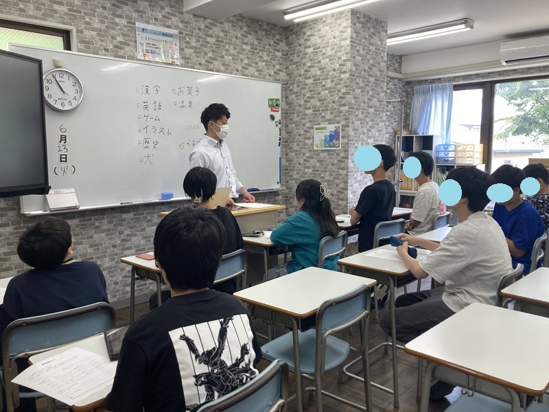 東京にあるフリースクール、クラーク国際中等部東京キャンパスの授業の様子