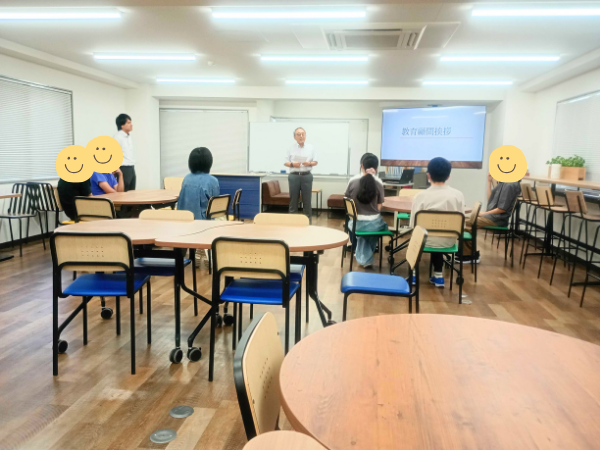 大阪にあるフリースクール、クラーク国際中等部大阪天王寺キャンパス、2学期、2学期始業式、始業式、オンライン全校集会、文字とりしりとり、880万人訓練、
