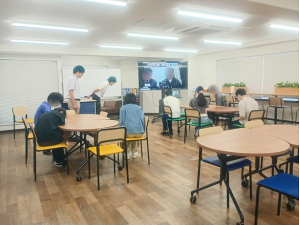 大阪にあるフリースクール、クラーク国際中等部大阪天王寺キャンパス、2学期、2学期始業式、始業式、オンライン全校集会、文字とりしりとり、880万人訓練、