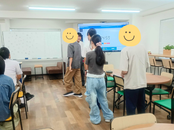 大阪にあるフリースクール、クラーク国際中等部大阪天王寺キャンパス、2学期、2学期始業式、始業式、オンライン全校集会、文字とりしりとり、880万人訓練、