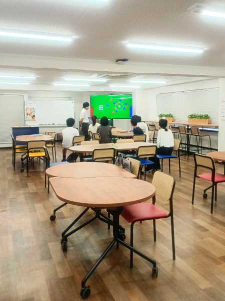 大阪にあるフリースクール、クラーク国際中等部大阪天王寺キャンパス、スポーツ、ボッチャ、大阪、天王寺、フリースクール、室内スポーツ、
