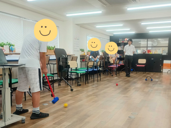 大阪にあるフリースクール、クラーク国際中等部大阪天王寺キャンパス、ゆるスポーツ、ゲートボール、室内ゲートボール、天王寺、フリースクール、クラーク、