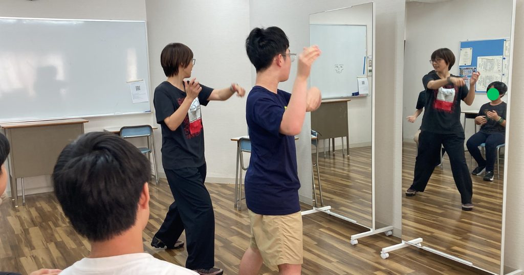 東京にあるフリースクール、クラーク国際中等部東京キャンパスの授業の様子