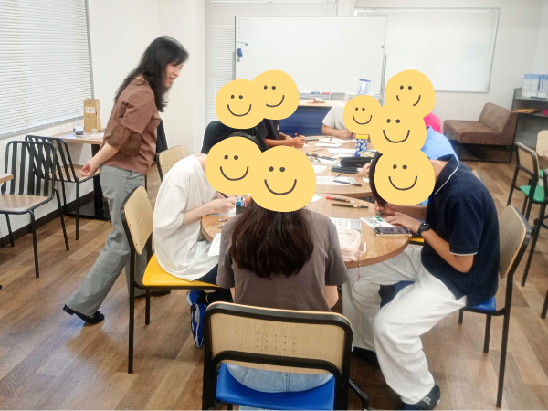 大阪にあるフリースクール、クラーク国際中等部大阪天王寺キャンパス、大阪、天王寺、フリースクール、クラーク、書道、秋、漢字、